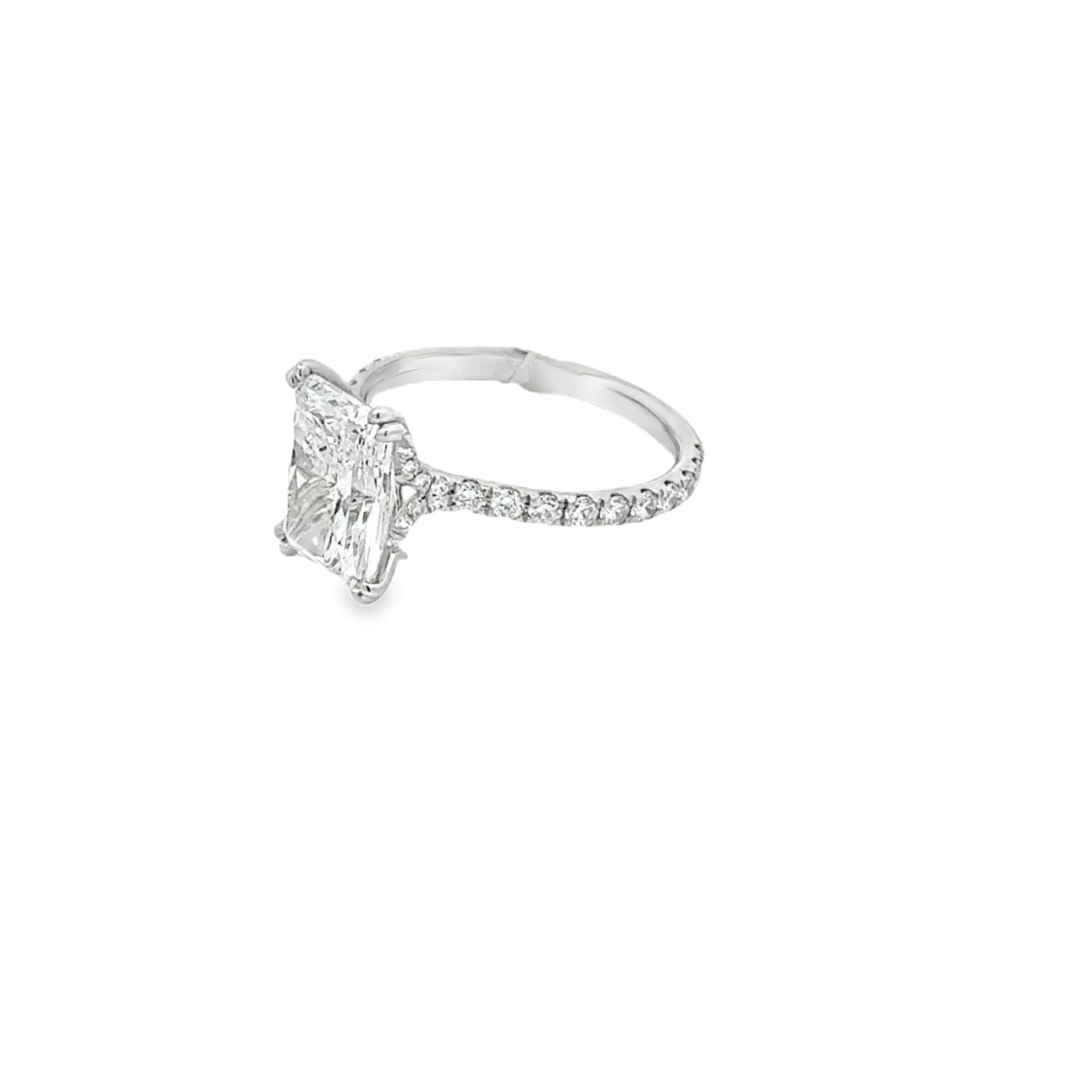 3.41 D-VVS2 Lab Radiant Engagemtn Ring